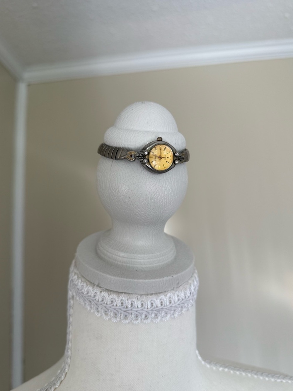 Vintage Collezio Women's Yellow Dial Bracelet Watch silver and gold accents - Picture 2 of 3